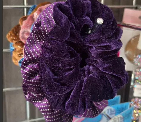 ဂေါင်းစီးကွင်းအစုံ 