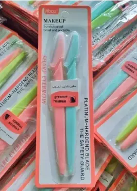  မျက်ခုံးရိတ်ဓား