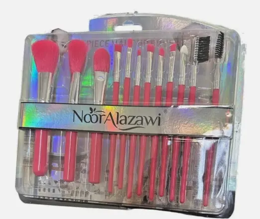 Noor Alazawi Makeup Brush