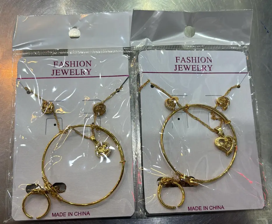 Fashion Jewelry ဆွဲကြိုး+လက်ကောက်တွဲလျက်